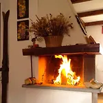 Charming, Cozy, And Bright דירה Mélezet