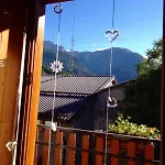Charming, Cozy, And Bright * Mélezet