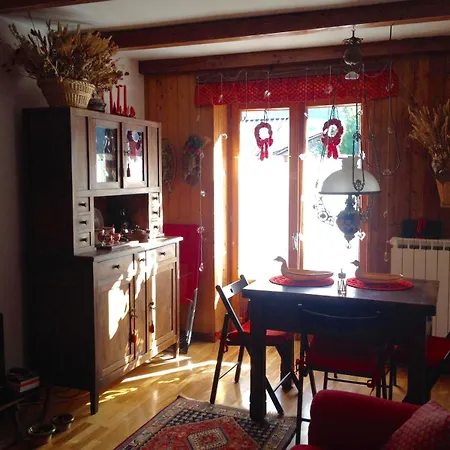 Appartamento Charming, Cozy, And Bright Melezet